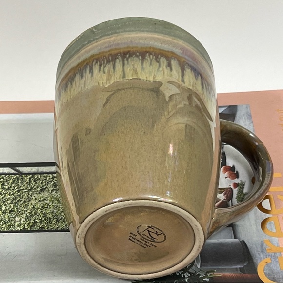 R2 Zrike 16 oz Stoneware Coffee Mug Shimmery Glaze Ombre Drip Taupe Green Peach - Picture 1 of 17